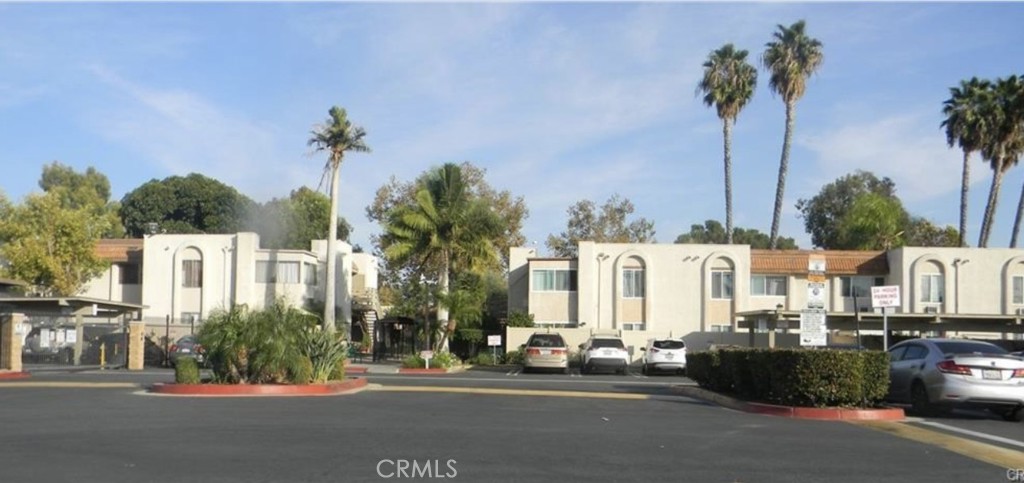Cinnamon Tree Condominiums (CNTC) - Residential