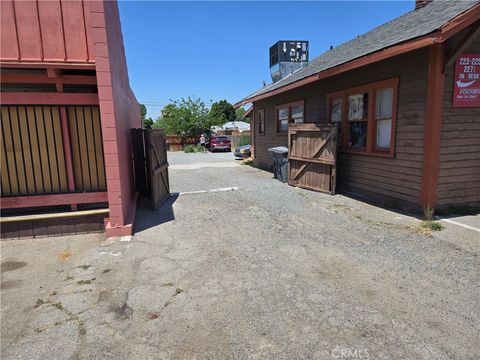 221 S PALM AVE. Hemet CA 92543