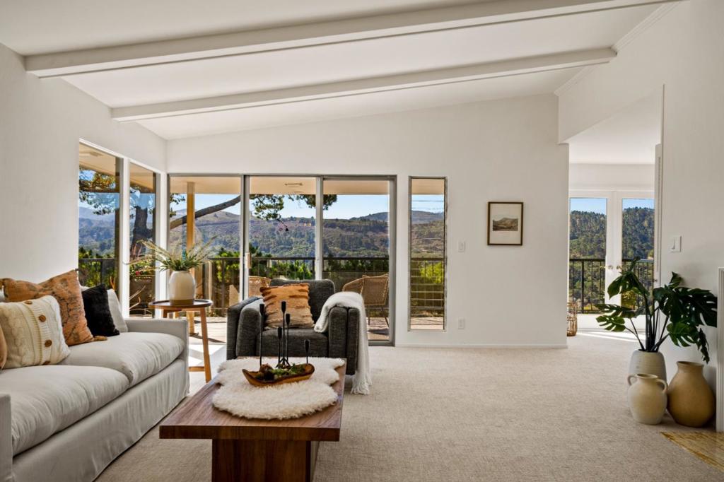 47 Del Mesa Carmel