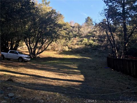 Photo of 5774 Acorn Drive, Wrightwood, CA 92397 (MLS # PW25179848) Photo of 5774 Acorn Drive, Wrightwood, CA 92397 (MLS # PW25179848)