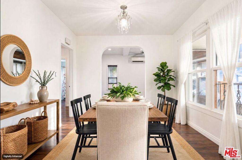 9819 S Hoover Street, Los Angeles CA 90044