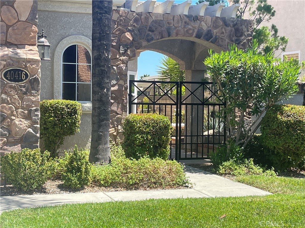 40416 Via Estrada