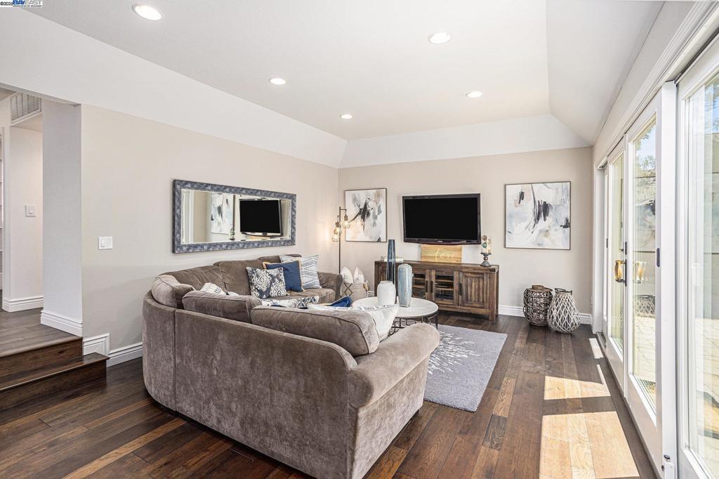 PLEASANTON - Residential