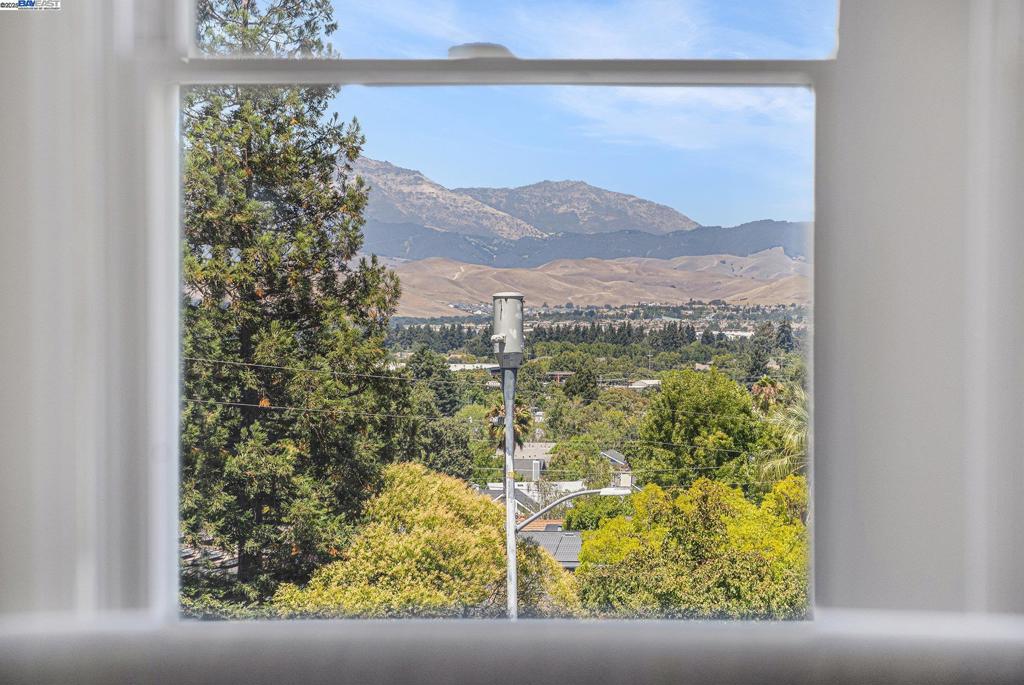 PLEASANTON - Residential