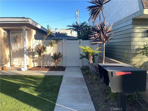Photo of 614 15th Street ST, Huntington Beach, CA 92648 (MLS # OC26224341)