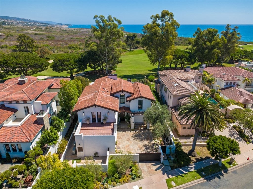 16 Pelican Point