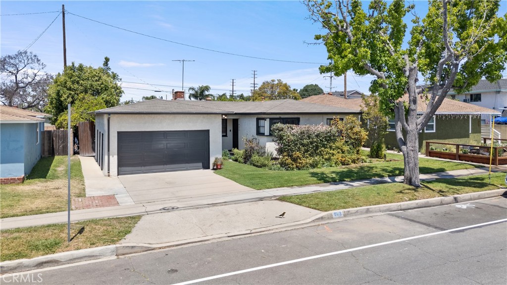 Perfect for Chapman Student Housing, just 5 minutes from Dodge!
This stunning newly remodeled home is a must-see, offering modern finishes and an inviting open-concept layout. The spacious main residence features a beautifully updated kitchen with sleek countertops, stainless steel appliances, and fresh flooring throughout. Enjoy the comfort of large bedrooms, luxurious bathrooms, and a stylish living space that’s perfect for relaxing or hosting friends.
Located just 5 minutes from Chapman University, this property is the perfect spot for students looking for a home close to campus. Whether you’re looking for a place to call home during your studies or a quiet space to study and relax, this home has it all.
Don’t miss out on this incredible opportunity—schedule your showing today!