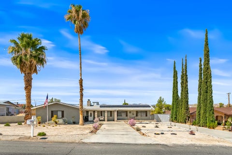 Photo of 7434 Balsa Avenue, Yucca Valley, CA 92284 (MLS # 219153653DA)
