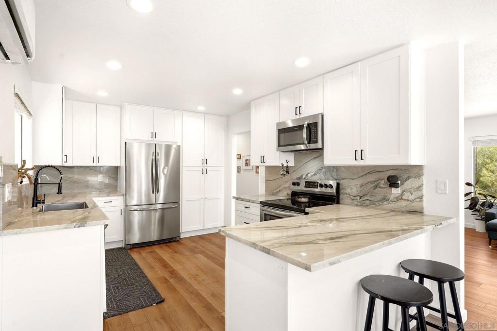 3250 Salton Vista Dr