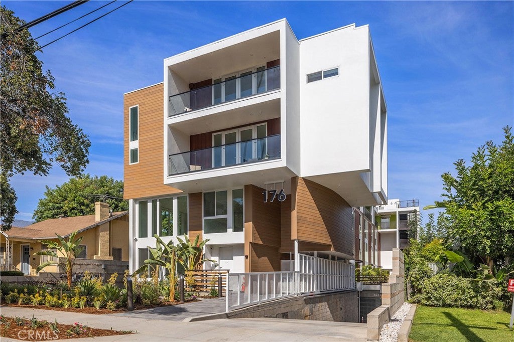 176 N Catalina Avenue 103