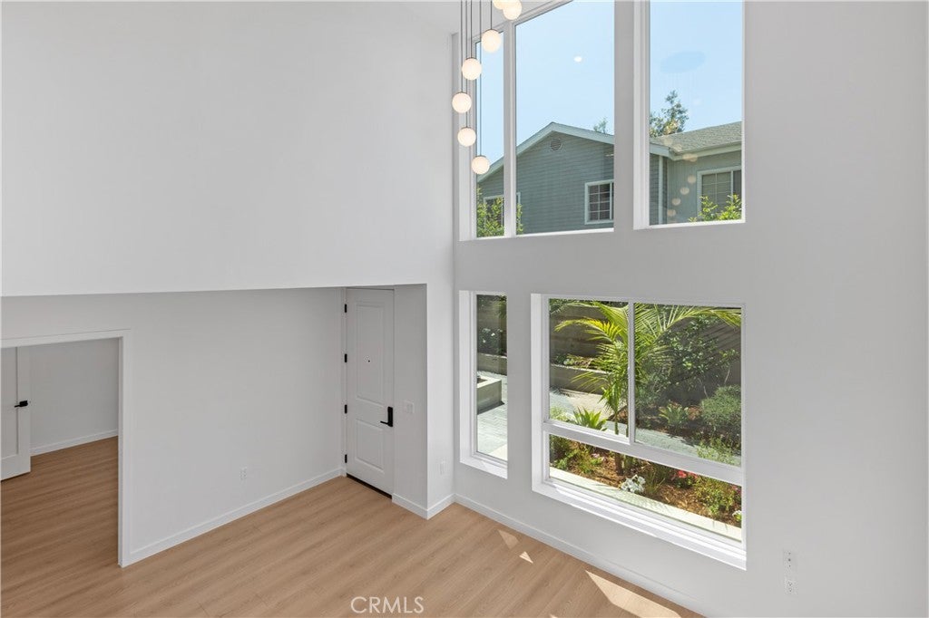 176 N Catalina Avenue 103