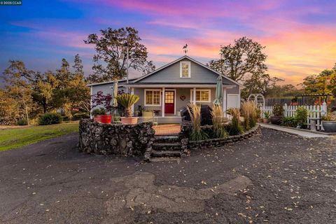 80 Diogenes Dr Angwin CA 94508