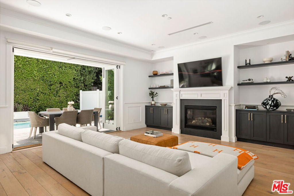 Photo of 4104 Kraft Avenue, Los Angeles, CA 91604 (MLS # 26986253)