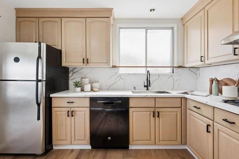 Tiny photo for 31 Avalon Drive, Daly City, CA 94015 (MLS # ML82037522)