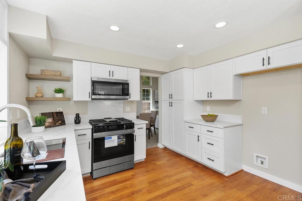 listing image 130726572918795191284