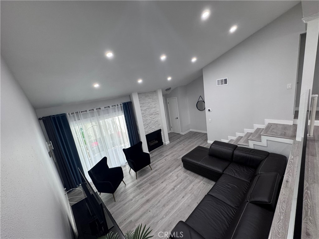 1/2 Nita Avenue