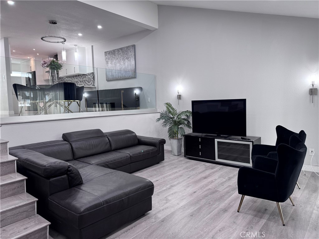 1/2 Nita Avenue