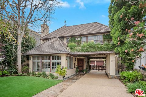 Photo of 2917 N Poinsettia Avenue, Manhattan Beach, CA 90266 (MLS # 26671681)