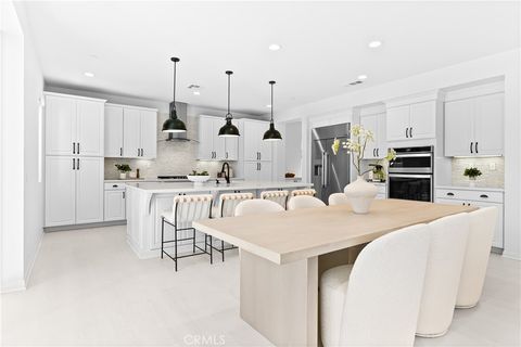 2 Cerro Ct Rancho Mission Viejo CA 92694