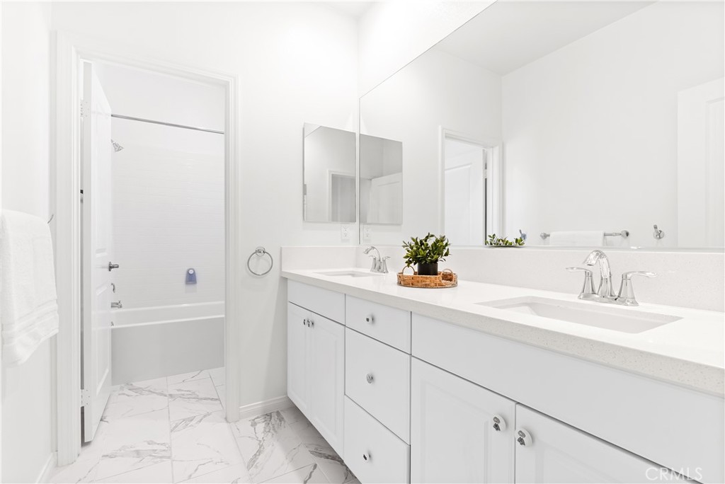 Heirloom (ESHEIR) - Residential