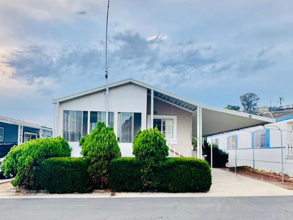 3129 Calle Abajo 105