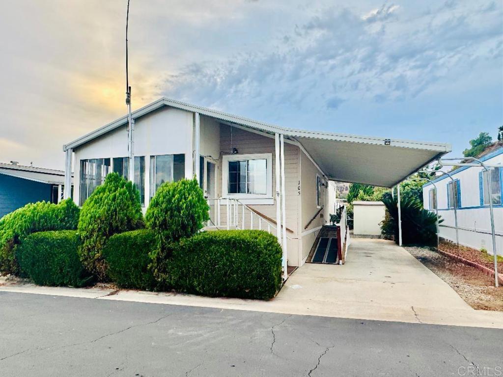 3129 Calle Abajo 105