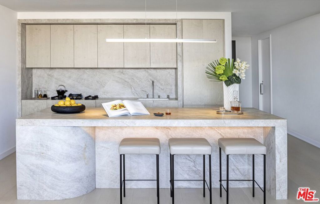 Photo of 9200 Wilshire Blvd Blvd #404E, Beverly Hills, CA 90212 (MLS # 25618481)