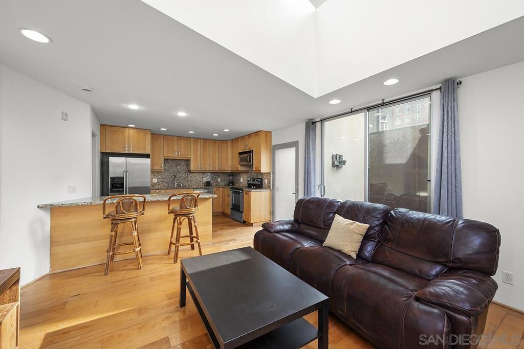985 Island Avenue 4