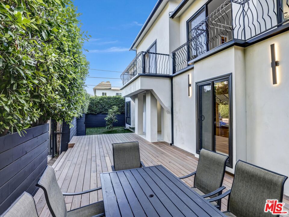 Photo of 3943 Wade Street, Los Angeles, CA 90066 (MLS # 26995135)
