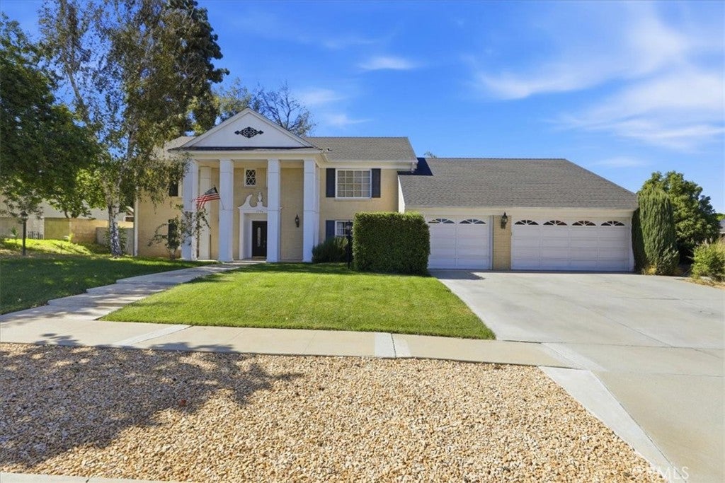 Photo of 1796 Wren Avenue, Corona, CA 92879 (MLS # IG26224881)