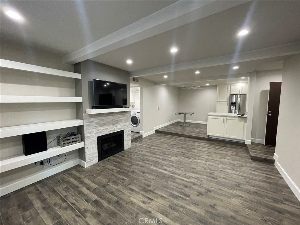 21372 Brookhurst Street 516