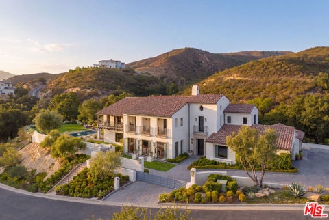 Photo of 2691 Country Ridge Road, Calabasas, CA 91302 (MLS # 26985767)
