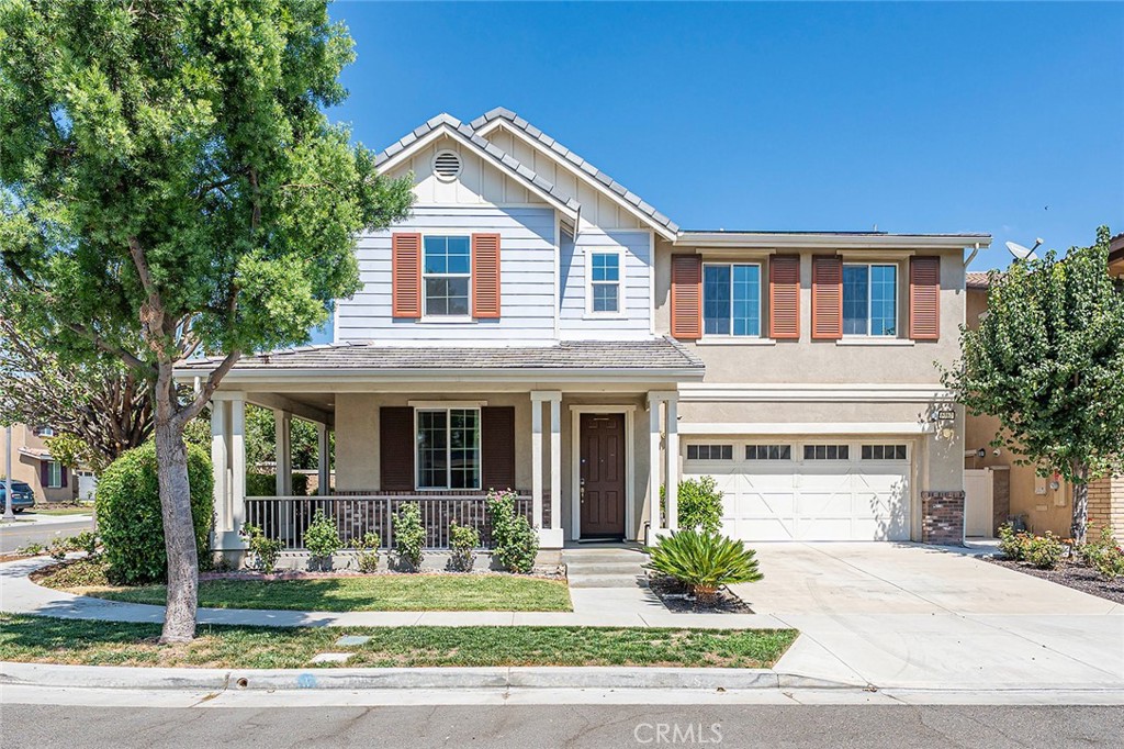 Welcome to this stunning 5-bedroom, 3-bathroom home offering the perfect balance of space, style, and functionality. Designed with modern living in mind, this residence features an open-concept floor plan, high-end finishes, and thoughtful details throughout.
The heart of the home showcases a spacious gourmet kitchen with a wide center island, sleek stainless steel appliances, dual ovens, and a rare dual-kitchen setup (chef’s kitchen + wok kitchen)—ideal for multi-generational families or those who enjoy diverse cooking styles.
Downstairs includes a full bedroom and bathroom, perfect for guests or in-laws. Upstairs, you’ll find a versatile loft area, a luxurious primary suite with a spa-inspired bathroom featuring double sinks, and additional bedrooms with generous space. Both the master bath and guest bath feature double vanities for added convenience.
The home is bathed in natural light and designed for both everyday comfort and elegant entertaining. The spacious backyard invites endless possibilities for gatherings, gardening, or creating your own outdoor retreat.
With its wide kitchen island, dual kitchens, open floor plan, and premium finishes, 6162 Davidson Street stands out as a one-of-a-kind home in Chino—perfect for families seeking space, luxury, and functionality.