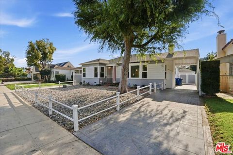Photo of 2317 Veteran Avenue, Los Angeles, CA 90064 (MLS # 26661277)