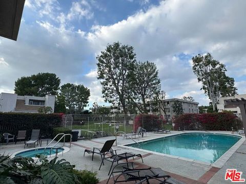 Photo of 15215 Magnolia Boulevard #110, Sherman Oaks, CA 91403 (MLS # 26648139)