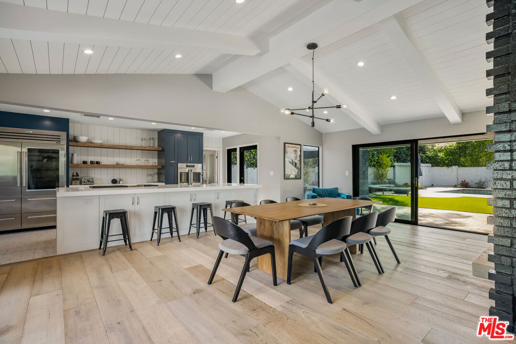 8400 Mulholland Drive