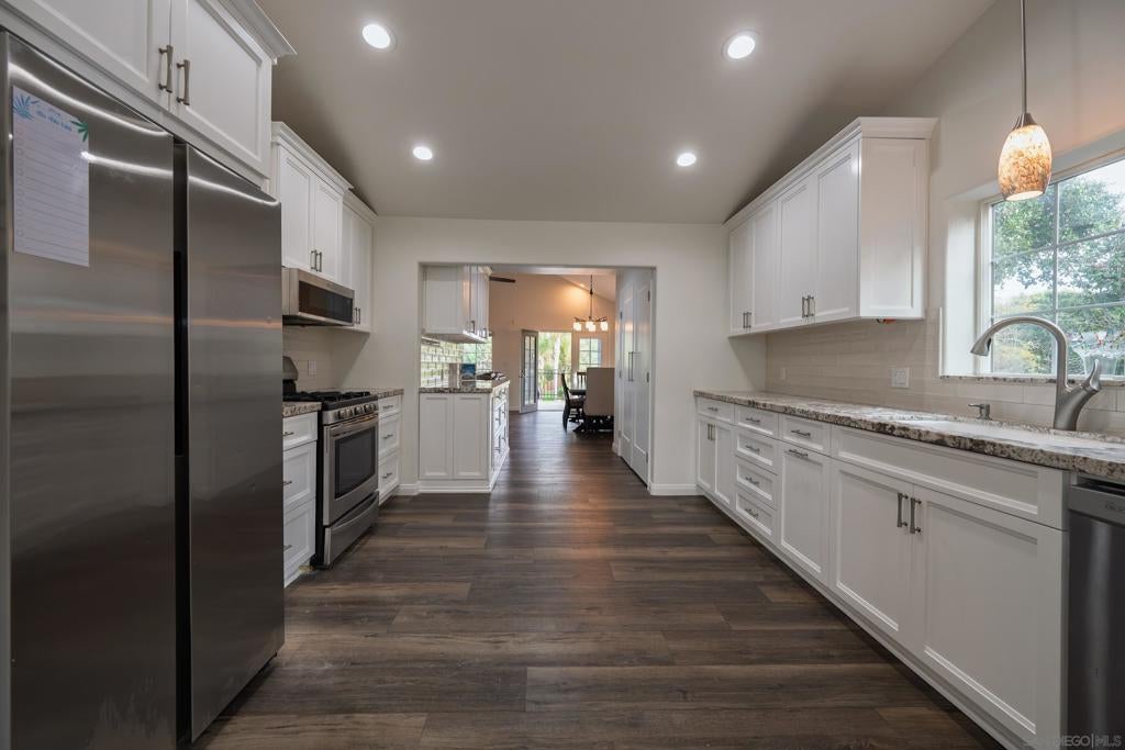 444 Avalon Dr.