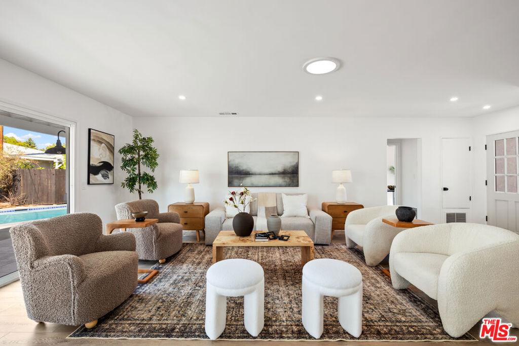 16257 Los Alimos Street