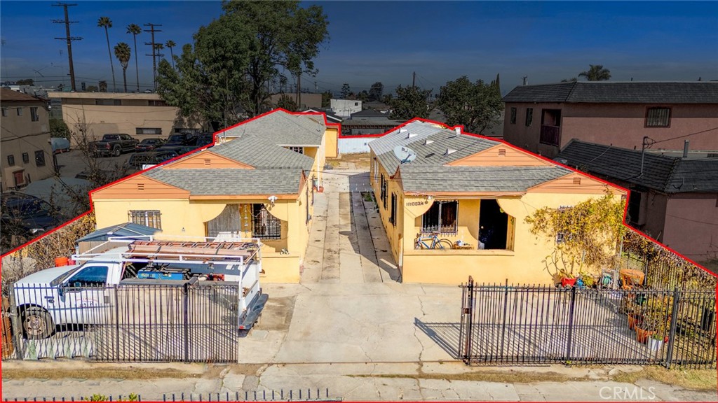 Unlock the potential of this exceptional 3-unit property situated on a spacious 9,000 sq. ft. lot, offering both immediate income and future development opportunities. Potential buyers can enjoy a 7%+ CAP. rate currently exceeding the average, which is usually below 5%. R3 Zoning is located in a prime area, and this property offers direct access to Sofi Stadium, Intuit Dome, shopping centers, schools, grocery stores, and more. A rare investment opportunity with strong growth potential This well-maintained multifamily asset features a desirable unit mix:
One-4bed, 2-bath unit
One 2-bed, 2-bath unit
One 1-bed, 1-bath unit
Each unit comes equipped with in-unit washer/dryer hookups, enhancing tenant convenience and rental appeal.The expansive backyard presents an incredible value-add opportunity—build an additional 2-unit structure or a spacious ADU for increased rental income. Additionally, rents are currently below market value, offering significant upside potential for investors looking to maximize cash flow. The owners have drawings for proposed plans, which they are willing to share with the new owner.
Located in a prime area, this property offers direct access to Sofi Stadium, Intuit Dome, shopping centers, schools, grocery stores, and more. A rare investment opportunity with strong growth potential Property is tenant-occupied—please do not disturb tenants.