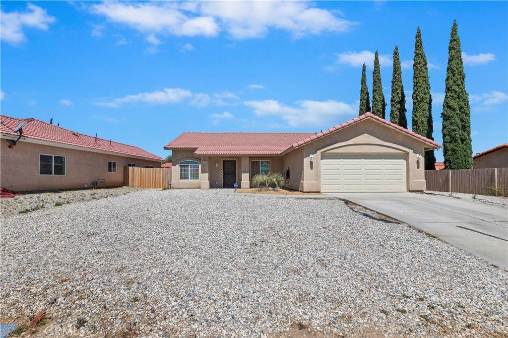 Photo of 10312 Primrose Ave, Hesperia, CA 92345 (MLS # IV26083789)