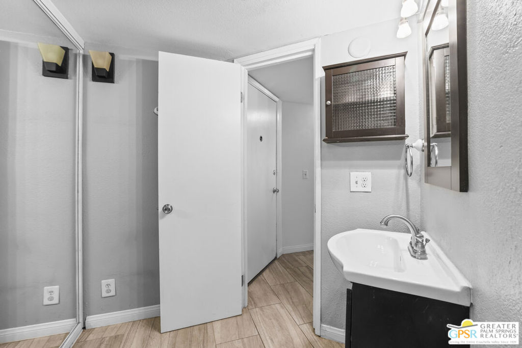 Palm Springs Golf & Tennis - Residential