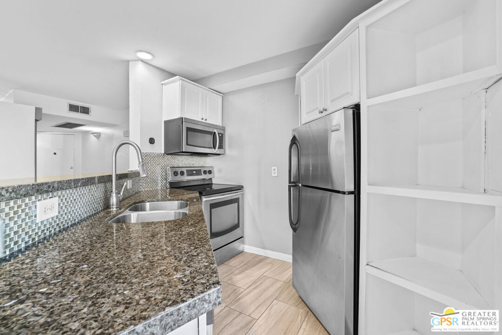 Palm Springs Golf & Tennis - Residential