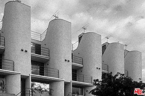 Photo of 11699 Brookhaven Avenue #2, Los Angeles, CA 90064 (MLS # 25628203)