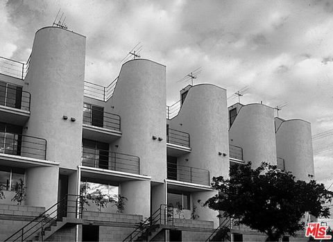 Photo of 11699 Brookhaven Avenue #2, Los Angeles, CA 90064 (MLS # 25628203)