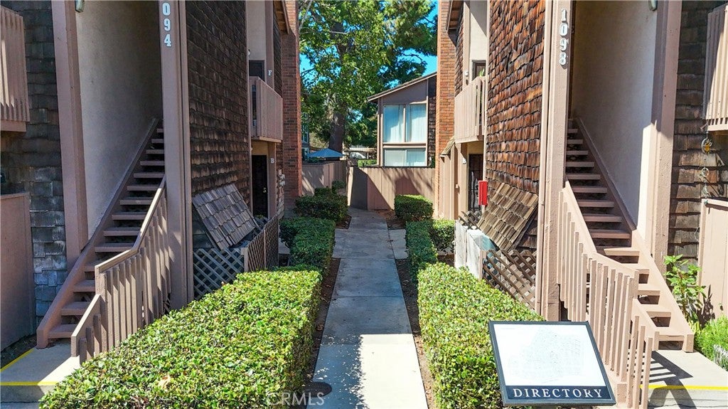 1098 Cabrillo Park DR B, Santa Ana CA 92701