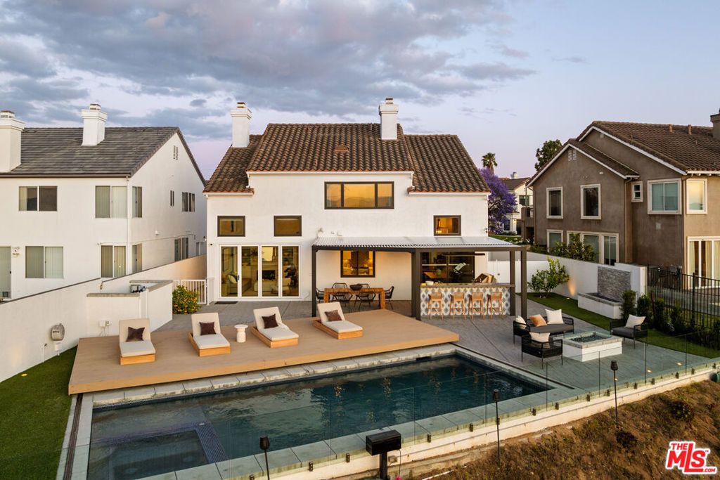 Photo of 6592 Kentwood Bluffs Drive, Los Angeles, CA 90045 (MLS # 26648949)