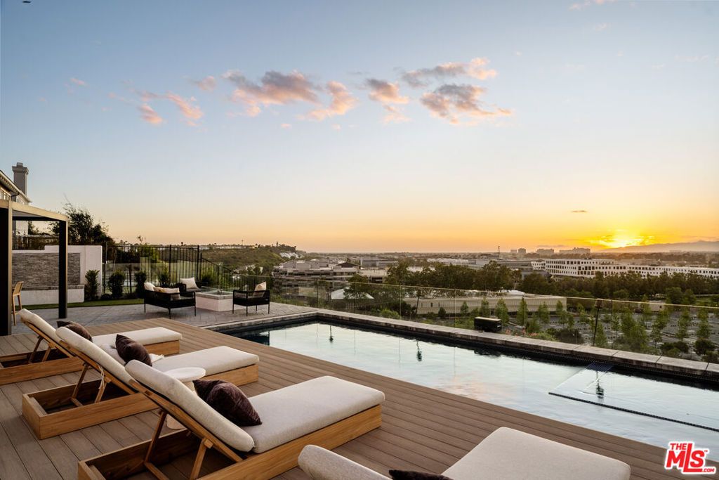 Photo of 6592 Kentwood Bluffs Drive, Los Angeles, CA 90045 (MLS # 26648949)