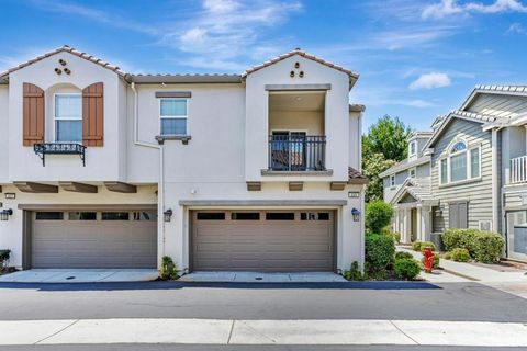 Photo of 233 S Yucatan Place, Tracy, CA 95391 (MLS # ML82025761)