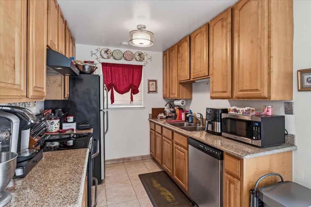 910912 Academy Avenue