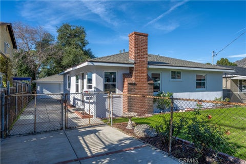 Photo of 10931 Mcvine AVE, Sunland, CA 91040 (MLS # GD26216747)